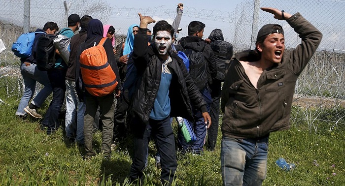 Un migrant irakien battu par des réfugiés pour un T-shirt humoristique